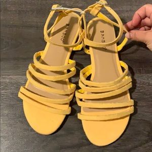 NWOT Bamboo Yellow Sandals